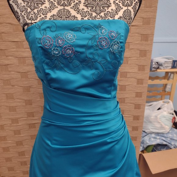 Masquerade, blue embroidered simple prom dress, size 7/8 - Picture 2 of 6